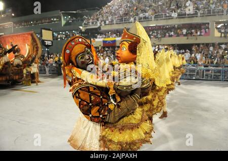 Rio de Janeiro, Brasilien, 16. Februar 2012. Parade der Sambaschulen in Rio de Janeiro Karneval, am Sambadrome, in der Stadt von Rio de Janeir Stockfoto