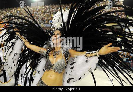 Rio de Janeiro, Brasilien, 16. Februar 2012. Parade der Sambaschulen in Rio de Janeiro Karneval, am Sambadrome, in der Stadt von Rio de Janeir Stockfoto