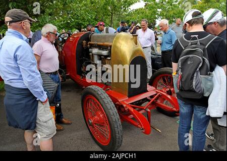 Der als "Biest von Turin" bekannte FIAT S76 wird auf Dem Prescott Hill Climb in Gloucestershire ausgestellt Stockfoto