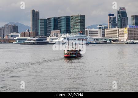 Ein Star Ferry Schiff Kreuzfahrt von Tsim Sha Tsui, Hong Kong Island Stockfoto