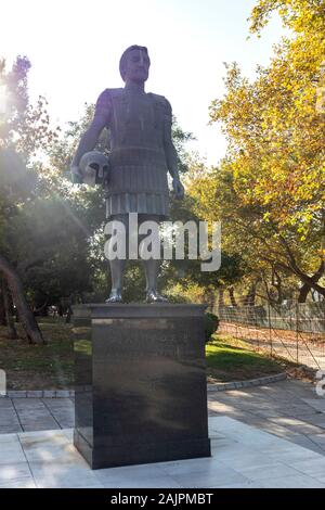 THESSALONIKI, Griechenland - 22. SEPTEMBER 2019: Philip II Macedon Denkmal am Ufer der Stadt Thessaloniki, Zentralmakedonien, Griechenland Stockfoto