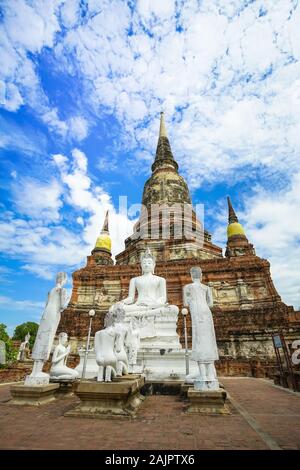 Schöne Szene von Wat Yai Chai Mongkhon (oder mongkhol), Ayuthaya, Thailand. Stockfoto