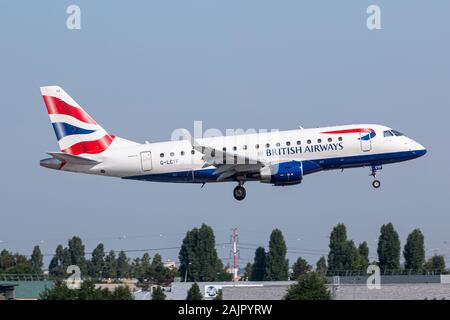 Paris, Frankreich, 16. August 2018: British Airways Embraer E170 Flugzeug am Flughafen Paris-Orly (ORY) in Frankreich. Embraer ist ein Hersteller von Flugzeugen aus Stockfoto