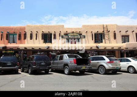 Taos Mercantile, Taos Plaza, Historic District, Taos, New Mexico, USA Stockfoto