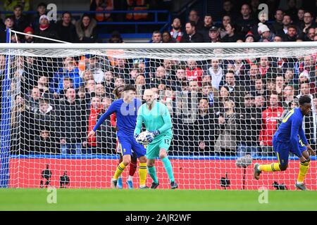 London, Großbritannien. 5. Januar 2020. Wilfredo Caballero (13) von Chelsea im FA Cup Match zwischen Chelsea und Nottingham Forest an der Stamford Bridge, London am Sonntag, den 5. Januar 2020. (Credit: Jon Hobley | MI Nachrichten) das Fotografieren dürfen nur für Zeitung und/oder Zeitschrift redaktionelle Zwecke verwendet werden, eine Lizenz für die gewerbliche Nutzung Kreditkarte erforderlich: MI Nachrichten & Sport/Alamy leben Nachrichten Stockfoto