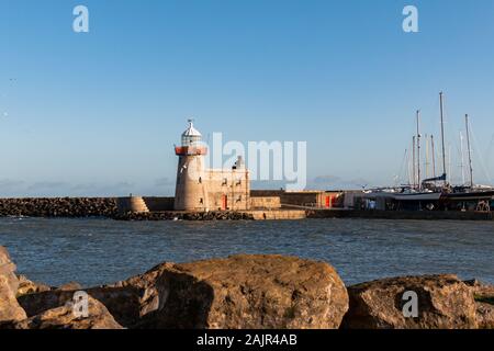 Howth Harbor Lighthouse, Irland Stockfoto