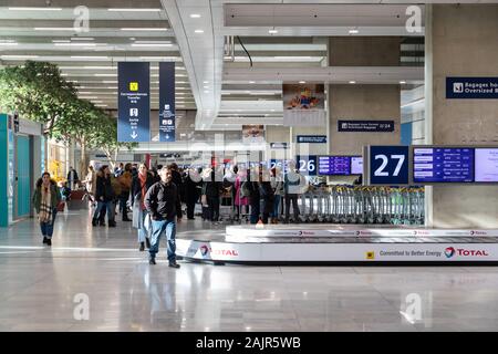 Gepäckausgabe, Paris Charles de Gaulle Airport Stockfoto