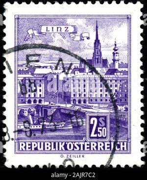 Poltawa, Ukraine - 2. Januar 2020. Vintage Briefmarke in Österreich ca. 1962 zeigen architektonische Denkmäler gedruckt Stockfoto