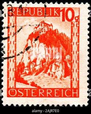 Poltawa, Ukraine - 2. Januar 2020. . Vintage Briefmarke in Österreich ca. 1945 zeigen Landschaften gedruckt Stockfoto