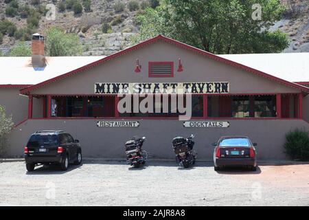 Meine Welle Taverne, Madrid, ehemalige Bergbaustadt in den Bergen von Ortiz, Türkis-Trail, New Mexico, USA Stockfoto