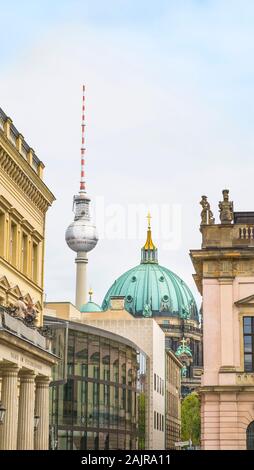 Die historischen Fassaden, der Berliner Dom und Fernsehturm Stockfoto