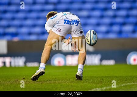 READING, VEREINIGTES KÖNIGREICH. 05. Jan 2020. Olly Woodburn Exeter Chiefs Kerben versuchen während Gallagher Premiership Rugby Match zwischen London Irish vs Exeter Chiefs im Madejski Stadium am Sonntag, den 05. Januar 2020. LONDON England. (Nur redaktionelle Nutzung, eine Lizenz für die gewerbliche Nutzung erforderlich. Keine Verwendung in Wetten, Spiele oder einer einzelnen Verein/Liga/player Publikationen.) Credit: Taka G Wu/Alamy leben Nachrichten Stockfoto