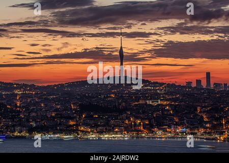 Camlıca Hill, TV Telekommunikation Turm (Küçük Camlica TV - radyo Kulesi) und Aussichtsplattformen. Stockfoto