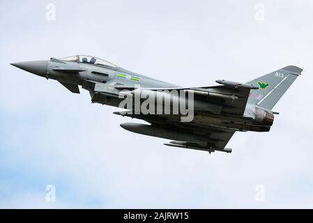 Ein Eurofighter Typhoon FGR 4 Kampfjets der britischen Royal Air Force der RIAT 2019. Stockfoto