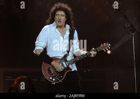 London England vom 13. Oktober 2008, den Cosmos Rocks Tour 2008, O2 Arena, live Konzert der Queen und Paul Rodgers: Brian May während des Konzerts Stockfoto