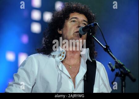 London England vom 13. Oktober 2008, den Cosmos Rocks Tour 2008, O2 Arena, live Konzert der Queen und Paul Rodgers: Brian May während des Konzerts Stockfoto