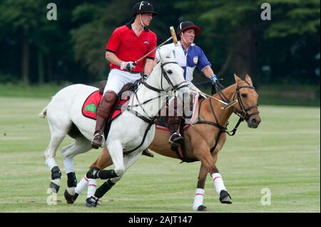 Prinz William spielen Polo in Cirencester. Juni 2010 Stockfoto