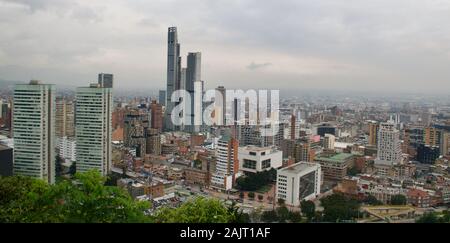 Wundervolle Aussicht von Bogota von Montserrat, Bogota, Kolumbien. Stockfoto