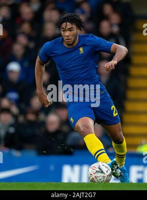 London, Großbritannien. 05 Jan, 2020. Reece James von Chelsea im FA Cup 3.Runde zwischen Chelsea und Nottingham Forest an der Stamford Bridge, London, England, am 5. Januar 2020. Foto von Andy Rowland. Credit: PRiME Media Images/Alamy leben Nachrichten Stockfoto