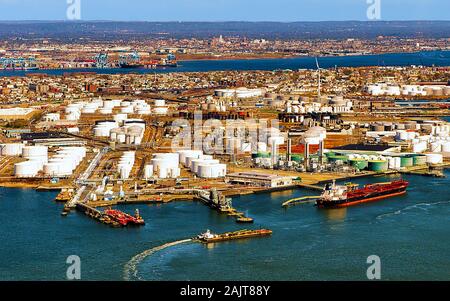 Luftaufnahme von Öl die Lager in Bayonne reflex Stockfoto
