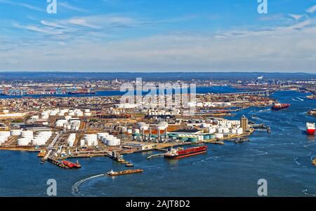 Aussicht auf Port Newark und der Maersk Container in Bayonne reflex Stockfoto