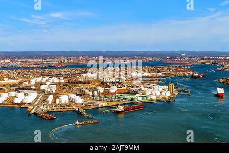 Luftaufnahme von Öl die Lager in Bayonne reflex Stockfoto