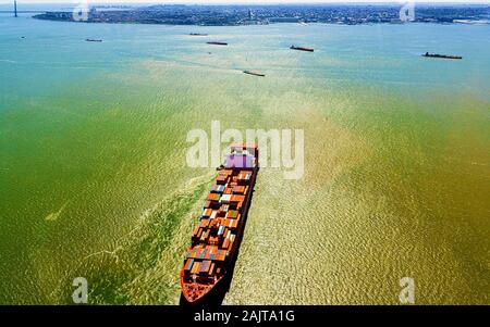 Luftaufnahme nach Bayonne Containerschiff reflex Stockfoto