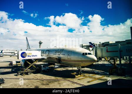 Anreise mit dem Flugzeug und den Flughafen. Bild im Zusammenhang mit Reisen und gewerblichen Verkehr. San Francisco, USA - April 2019 Stockfoto