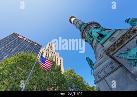 Buffalo, USA-20 Juli, 2019: Lafayette Square in Buffalo Downtown, der einen Bürgerkrieg denkmal Spalte, ist das zweite wichtigste Raum in Downtow Stockfoto