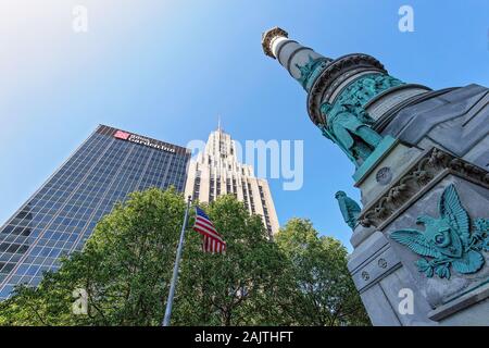 Buffalo, USA-20 Juli, 2019: Lafayette Square in Buffalo Downtown, der einen Bürgerkrieg denkmal Spalte, ist das zweite wichtigste Raum in Downtow Stockfoto