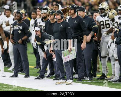 New Orleans, LA, USA. 5 Jan, 2020. New Orleans Saints Headcoach Sean Payton und Defensive Coordinator Dennis Allen zusehen, wie ihre Mannschaft spielt während der NFL Wild Card Endspiel zwischen den New Orleans Saints und die Minnesota Vikings in der Mercedes Benz Superdome in New Orleans, LA. Jonathan Mailhes/CSM/Alamy leben Nachrichten Stockfoto