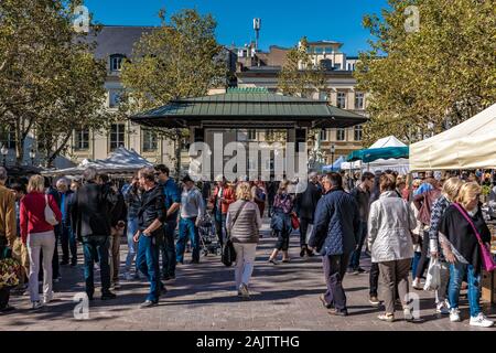 Die Stadt Luxemburg, Luxemburg - 21. SEPTEMBER: Dies ist ein traditioneller Markt auf dem Place d'Armes Old Town Square in der Ville Haute Altstadt auf Septe Stockfoto