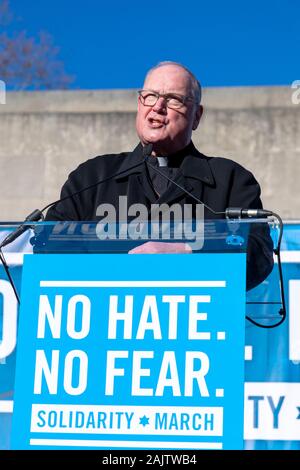 Brooklyn, NY, USA - 01/05/2020: Kardinal Dolan nimmt an keinen Hass. Keine Angst. Solidarität März im Columbus Park, Cadman Plaza Stockfoto