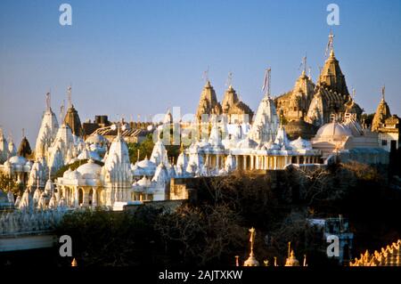 Shatrunjaya, Indias Allerheiligste für Jains mit mehr als 850 Tempel auf einem Hügel Stockfoto