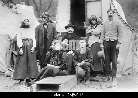 Beliebte Britische Christliche Evangelisten Rodney 'Zigeuner' Smith MBE (1860-1947) unter anderen Zigeuner in Pittsburgh, Pennsylvania im Januar 1909. Stockfoto