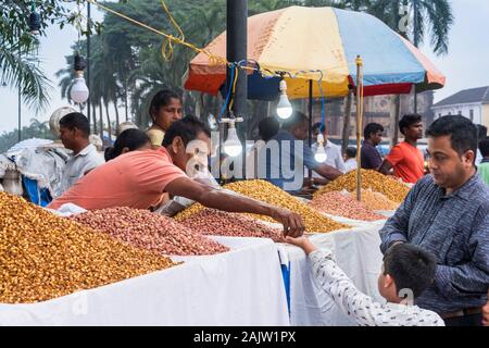 Snack Verkäufer Saint Francis Xavier Festival Old Goa Indien Stockfoto