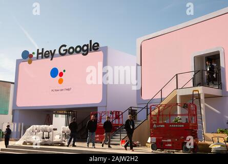 Las Vegas, USA. 05 Jan, 2020. Die Bauarbeiten an dem Google Pavillon auf der Messe CES. Credit: Andrej Sokolow/dpa/Alamy leben Nachrichten Stockfoto