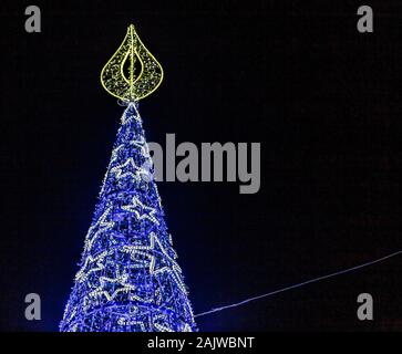 Neapel, Italien - Januar 1, 2020: Weihnachten Lichter erleuchten die Nacht in Neapel, Italien Stockfoto