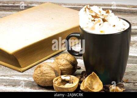 Eiskaffee im Becher Stockfoto