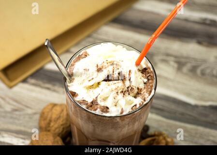 Eiskaffee im Becher Stockfoto