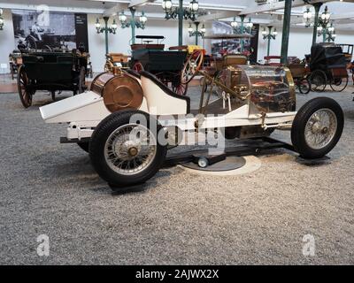 MULHOUSE, FRANKREICH AUGUST 2018: Biplace Sport Bugatti Typ 16 Grand Prix 1912 - 1914 Ausstellung im Museum in der Europäischen de Zitieren l'Automotive Stockfoto