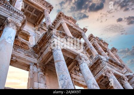 Bibliothek von Celsus in Ephesus Bibliothek von Celsus, Ruinen der antiken Stadt Ephesus, Türkei Stockfoto