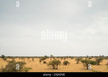 Aufnahmen von der Autobahn von Sawai Madhopur in Richtung Chittorgarh in Rajasthan, Indien Stockfoto