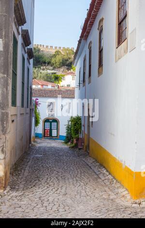 Charmante Gassen der Altstadt Obidos in Portugal Stockfoto