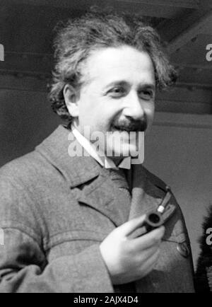 Vintage Foto der theoretischen Physiker Albert Einstein (1879 - 1955). Foto von Bain Aktuelles Service im April 1921 bei seiner Ankunft in New York getroffen. Stockfoto