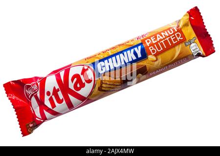 Nestle KitKat Chunky Peanut Butter Chocolate Bar auf weißem Hintergrund - Kit Kat Stockfoto