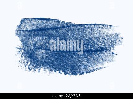 Abstrakte goldene Flecken auf weißem Hintergrund mit Platz für Text. Classic blau toning Trend 2020 Jahr Farbe