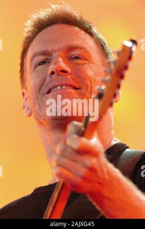 Verona Italien 09/18/2004, Arena : Bryan Adams im Konzert während der musikalischen Veranstaltung 'Festivalbar 2004'. Stockfoto