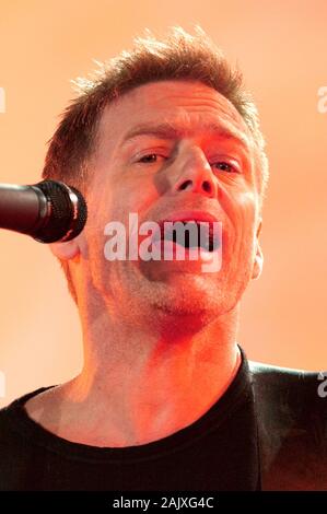 Verona Italien 09/18/2004, Arena : Bryan Adams im Konzert während der musikalischen Veranstaltung 'Festivalbar 2004'. Stockfoto