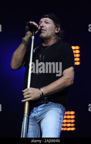 Mantova Italien 02.10.2009: Vasco Rossi, italienischer Sänger, während des Live-Konzerts im Palabam, Europatour 2009 Stockfoto